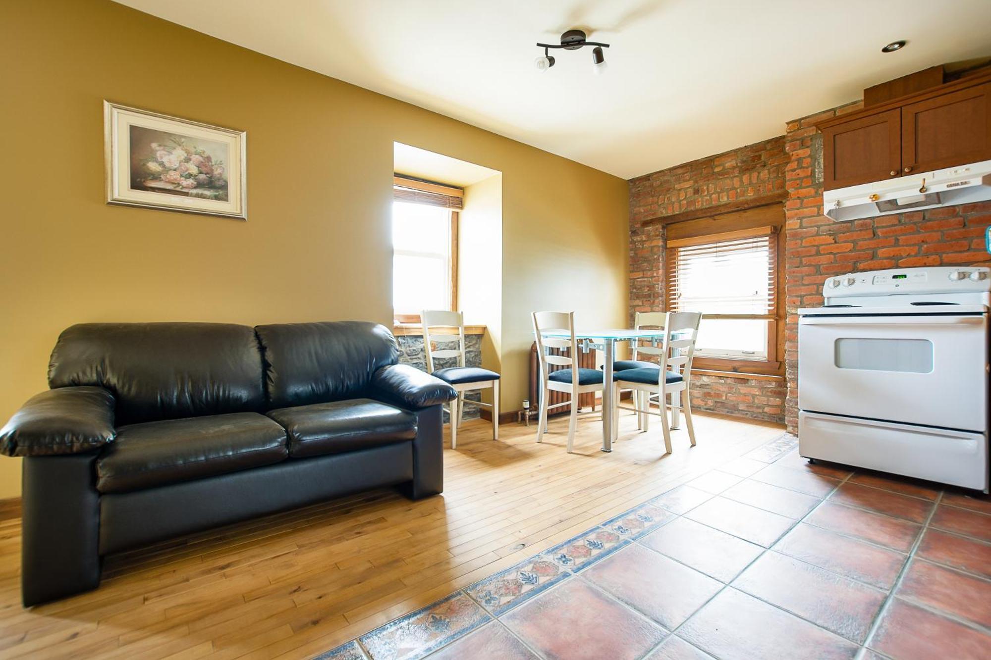 Le Haute Ville Quebec City Room photo