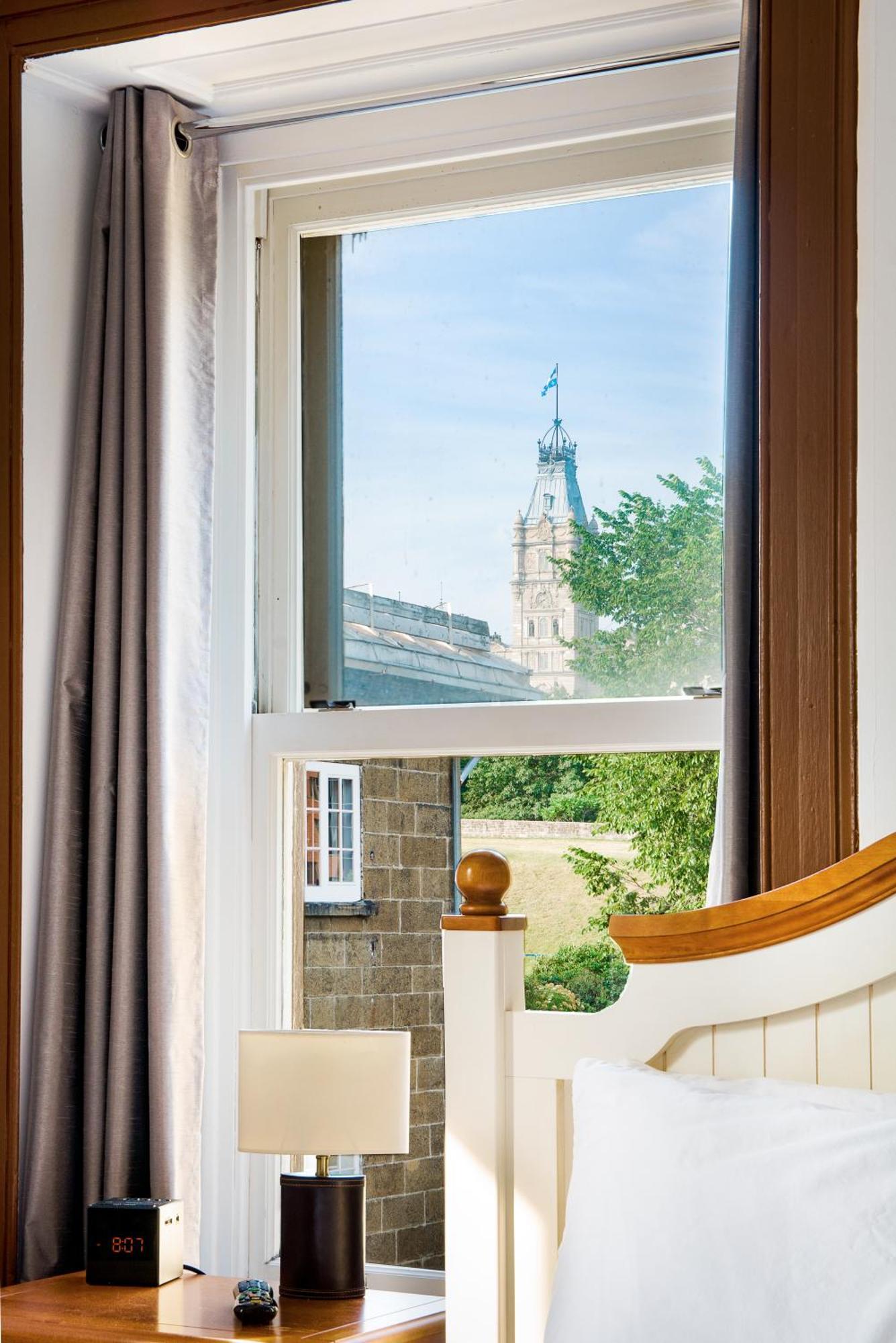 Le Haute Ville Quebec City Room photo